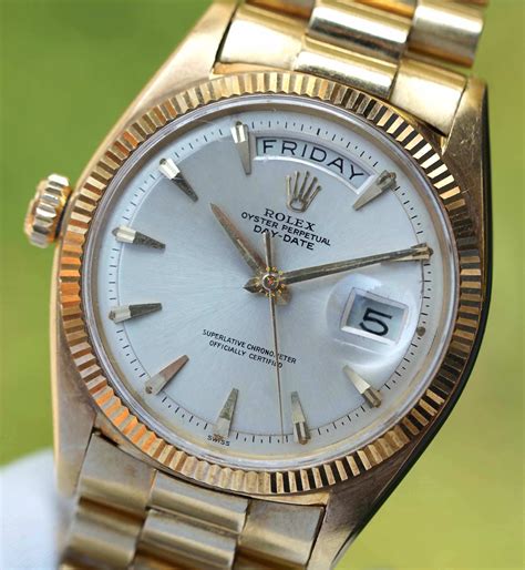 rolex recht hand|rolex left handed.